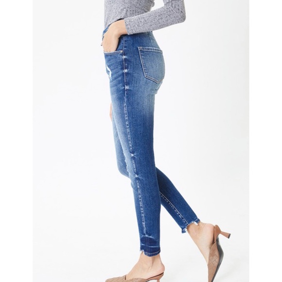 •New • Elisa • Ultra High Rise Super Skinny - Picture 4 of 9